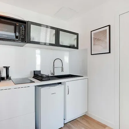 Modern - 2br-4p - Sacré-cœur *
