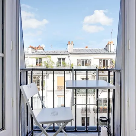 Modern - 2br-4p - Sacré-cœur *